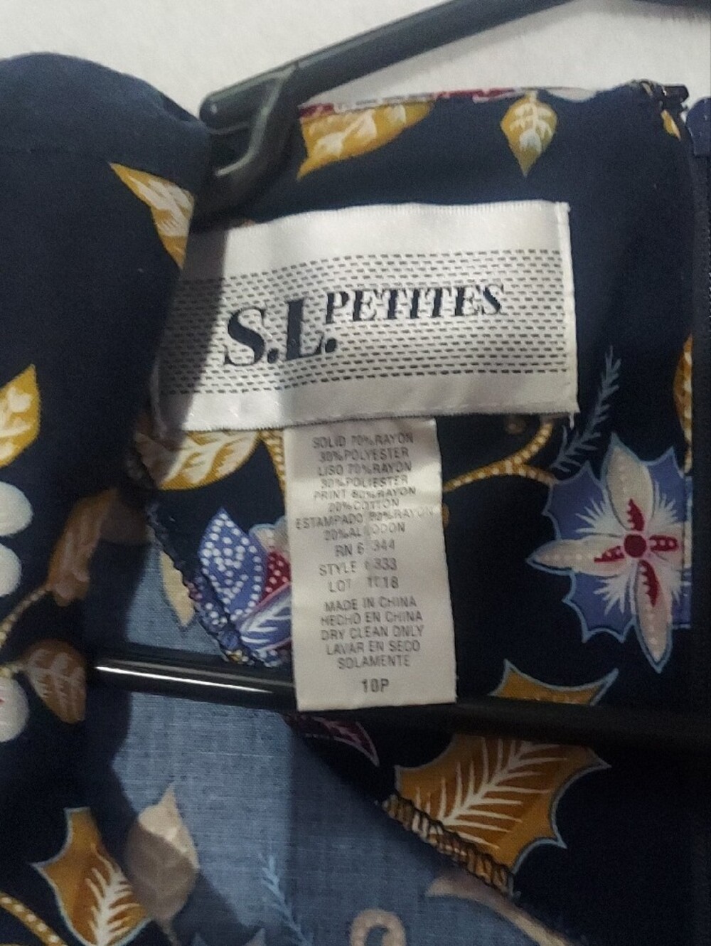 Vintage Floral V-Neck Short Sleeve Romper with Belt - Navy - Picture 3 of 10